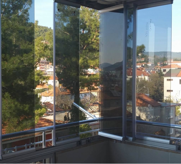 Simay Cam Balkon