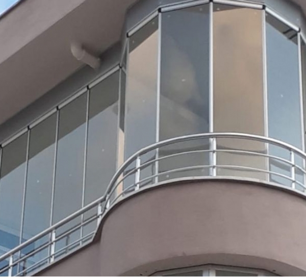 Simay Cam Balkon