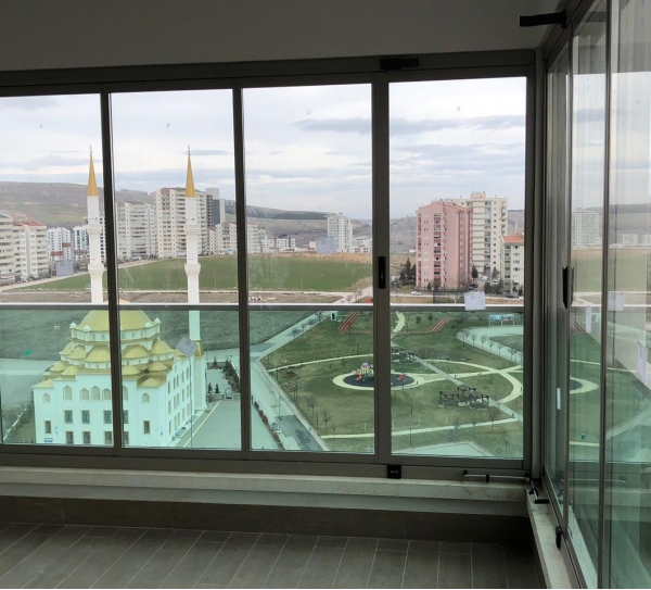 Simay Cam Balkon