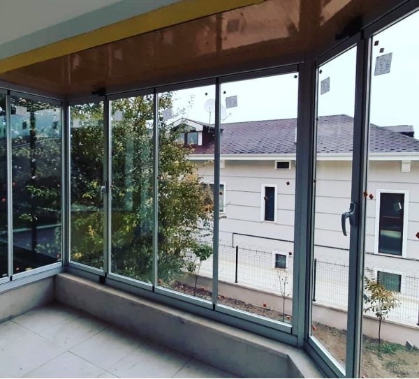 Simay Cam Balkon